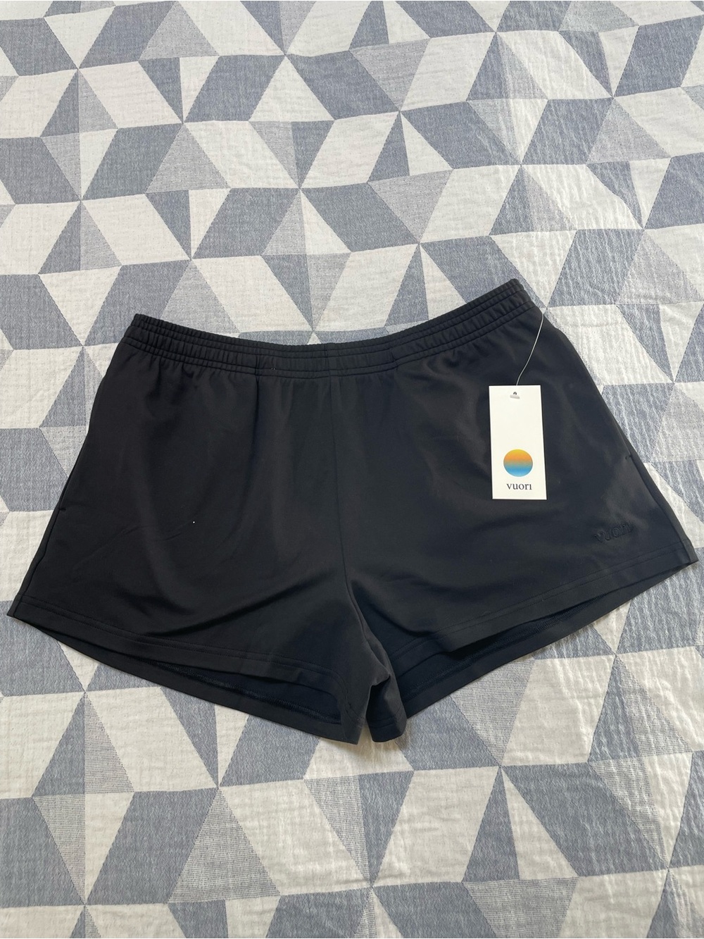 Vuori Halo Short Solid Black